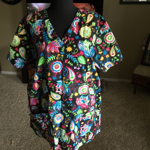 MC2 Scrub Top in Great Condition - Picture 2 of 3